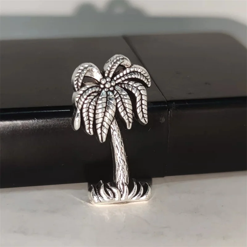 Men Accessories In Silver - Insignia de aleación DIY creativa con
