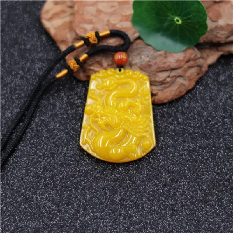 Colgante chino de Jade y dragó - Men'S Yellow Accessories reseña y precio