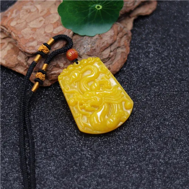 Colgante chino de Jade y dragó - Men'S Yellow Accessories reseña y precio