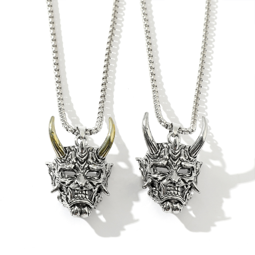 Collar con Colgante de Máscara - Men Accessories In Silver reseña y precio